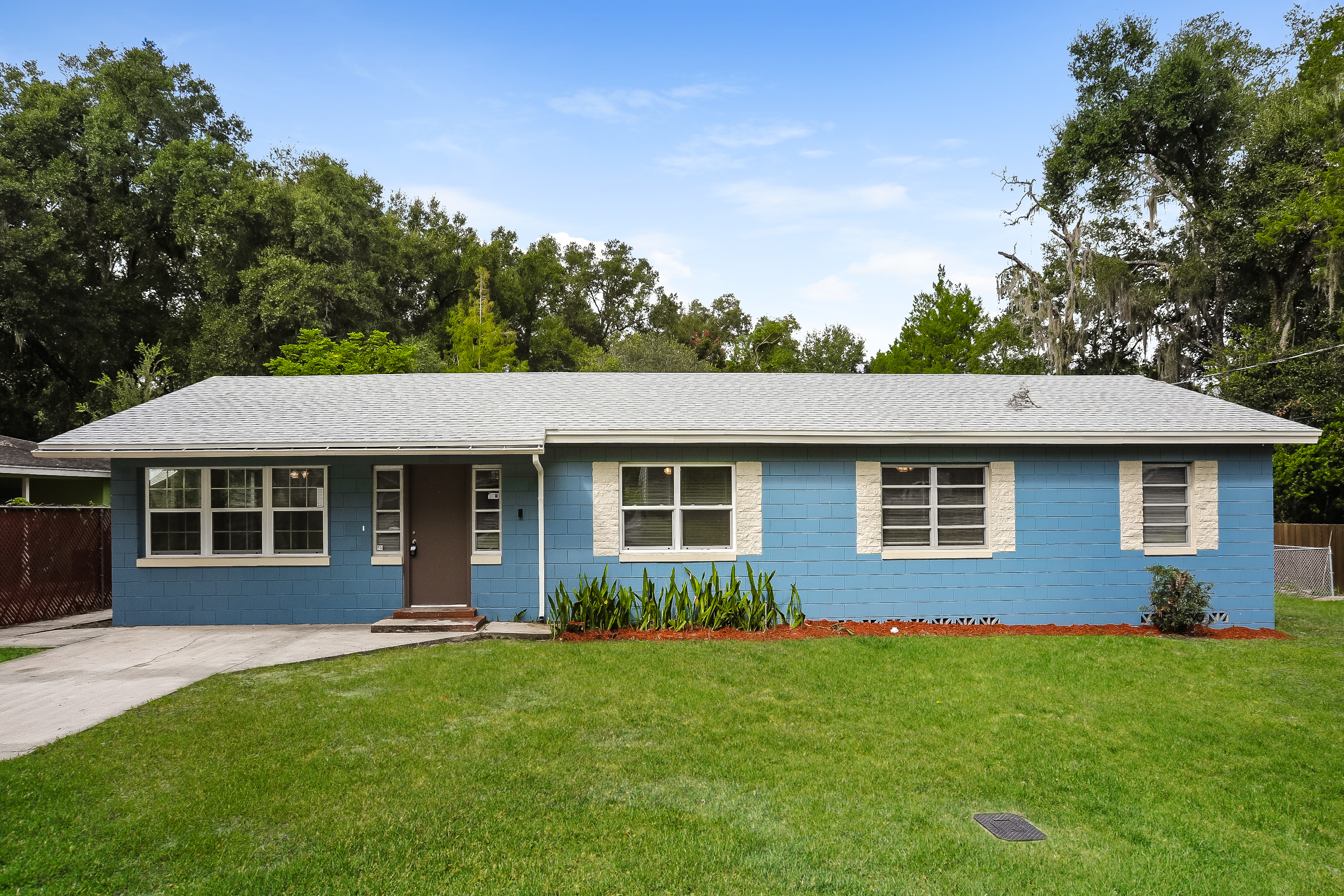 830 N Tuxedo Ave Deland, FL 32724